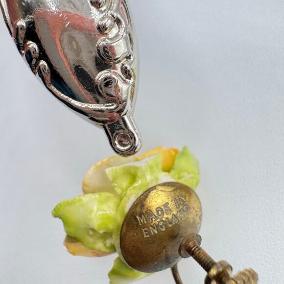 Vintage Ceramic Roses Screw Back Earrings Made In England Cottagecore Grannycore - Picture 10 of 13